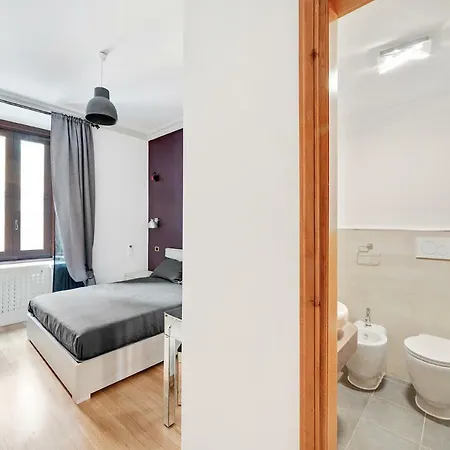 Apartment Peroni 8 Pax Brand New *