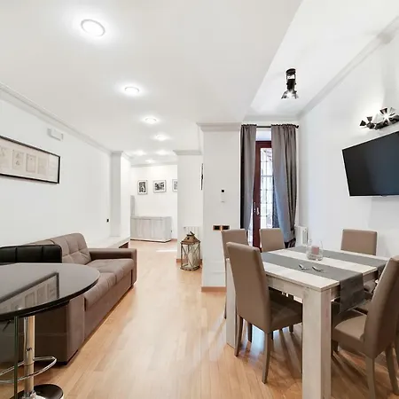 Peroni 8 Pax Brand New Apartman Róma